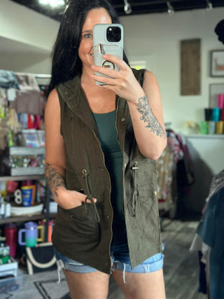 DRAWSTRING WAIST MILITARY HOODIE VEST