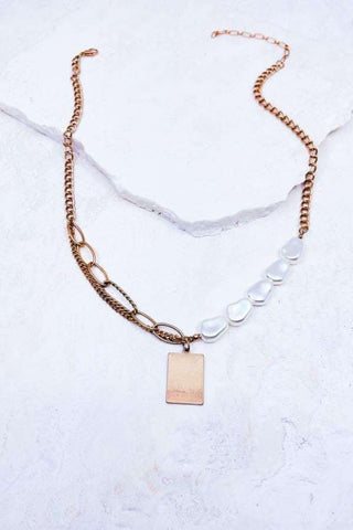 MIXED CHAIN PEARL NECKLACE WITH A RECTANGLE PENDANT